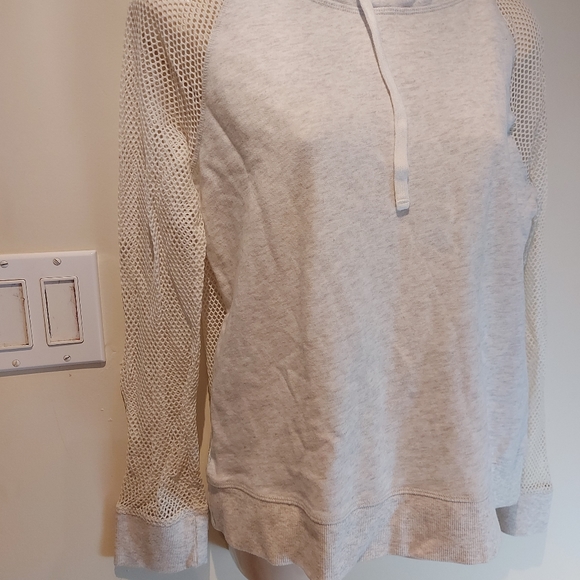 Sale $10❣️Ladies Victoria Secret long-sleeve hoodie size M (#186) - Picture 3 of 9